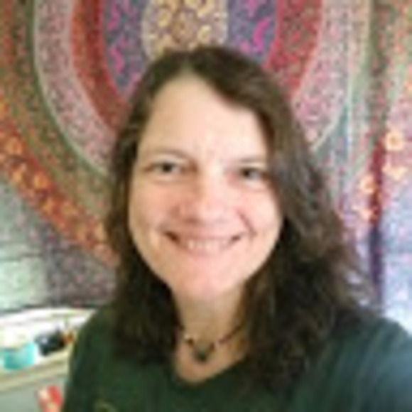 Meet your Posher, Lisa - Picture 1 of 1